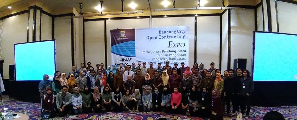 ODLabJkt's tweet photo. Delighted with all the works from our partners across Bandung City #Bdgjuara. Four articles from journalists, twelve infographics, two mobile-apps, and one dashboard were created to increase citizens' awareness & participation in #opencontracting. https://t.co/O4pSV3kSmo