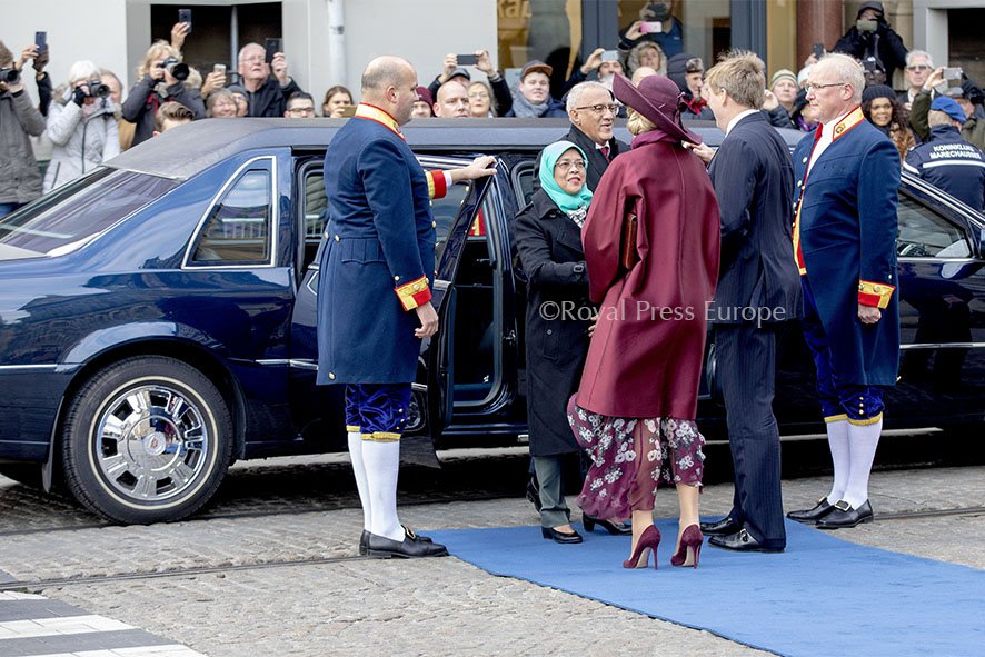 Royaleurope's tweet photo. Statevisit of the president of Singapore, Mrs. Halimah Jacob to the Netherlands
#maxima #statevist #queenmaxima https://t.co/sXtujtgFtg