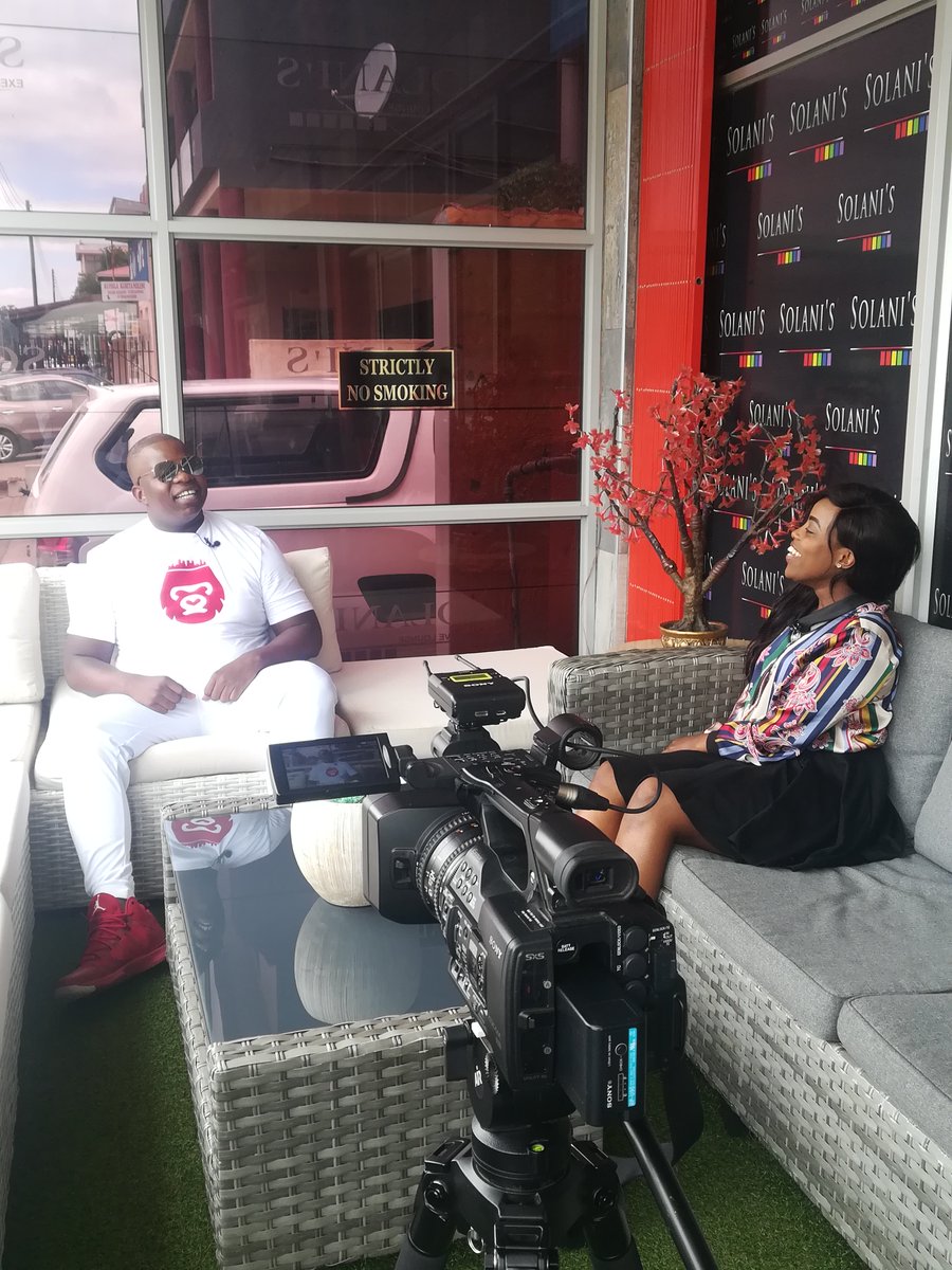 FNBSDSmoothFest's tweet photo. Today @SandsMusic01 and Symphony got a chance to sit down with @iAmElFoe for an interview on the BEAT DOWN. The artists shared their career journeys thus far, and what to expect from their performances at #SmoothFest2018 #TheRoadtoSmoothFest #AsambeKe https://t.co/6YEjxNuibj