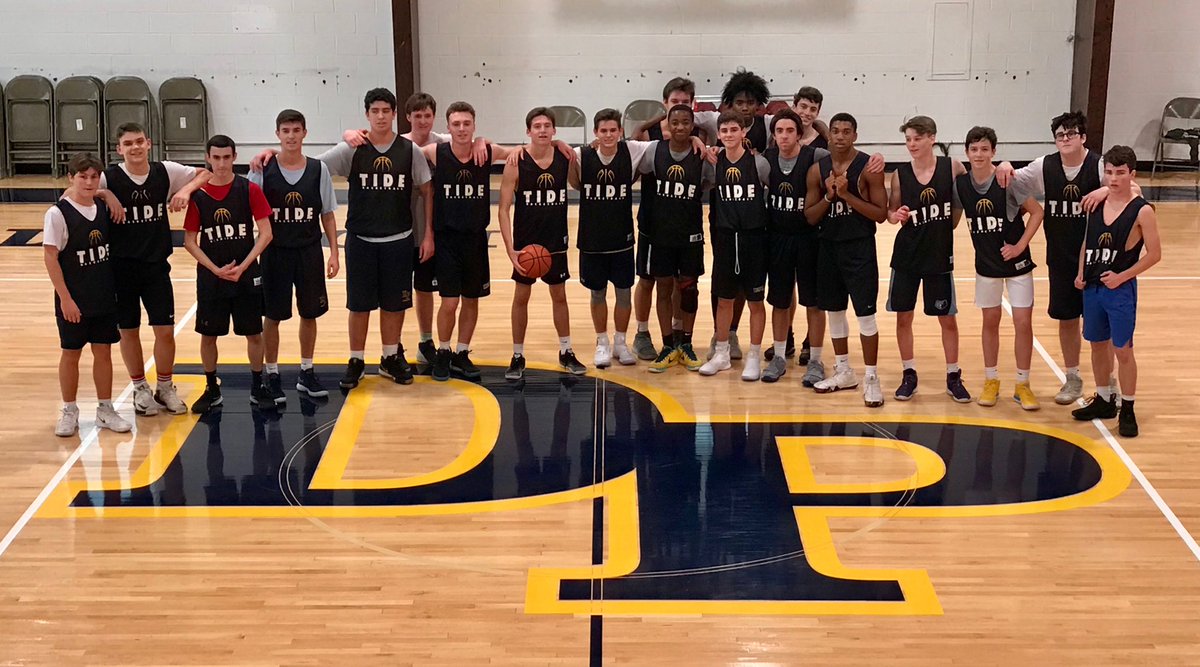 DevonPrepBBall's tweet image. Happy Thanksgiving from the 2018-2019 Devon Prep Basketball team! ||| #Thankful #TheTideIsRising @athletics_devon @DEVONPREP