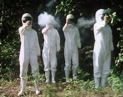 alexwilcock's tweet image. OTD 1975: #DoctorWho #TheAndroidInvasion
“Is that finger loaded?”
“Let’s try the pub!”
The Doctor and Sarah Jane
Plus!
The Doctor and Sarah Jane 

A few years ago, I wrote an in-depth and only slightly in-cheek review on why I love it, despite...
loveandliberty.blogspot.com/2012/05/dvd-de…