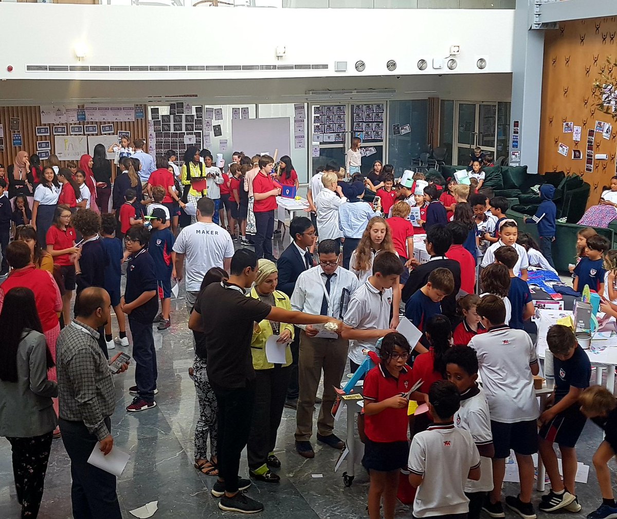 EvoHannan's tweet photo. When you organise a week long #Innovation and #Enterprise event @DwightSchoolDXB #SparkWeek and the #students blow you away with their #crazy ideas, even had #drones flying around promoting brands. 😂 #CreatingSparks #Risktakers #GoingBeyond https://t.co/nViAhwdzbS