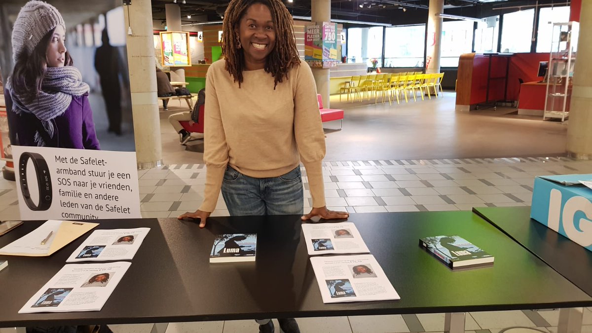 Mensen gesproken, contacten gelegd en boeken verkocht op de infomarkt #luma #futurouitgevers #regiodagseksueelgeweld
