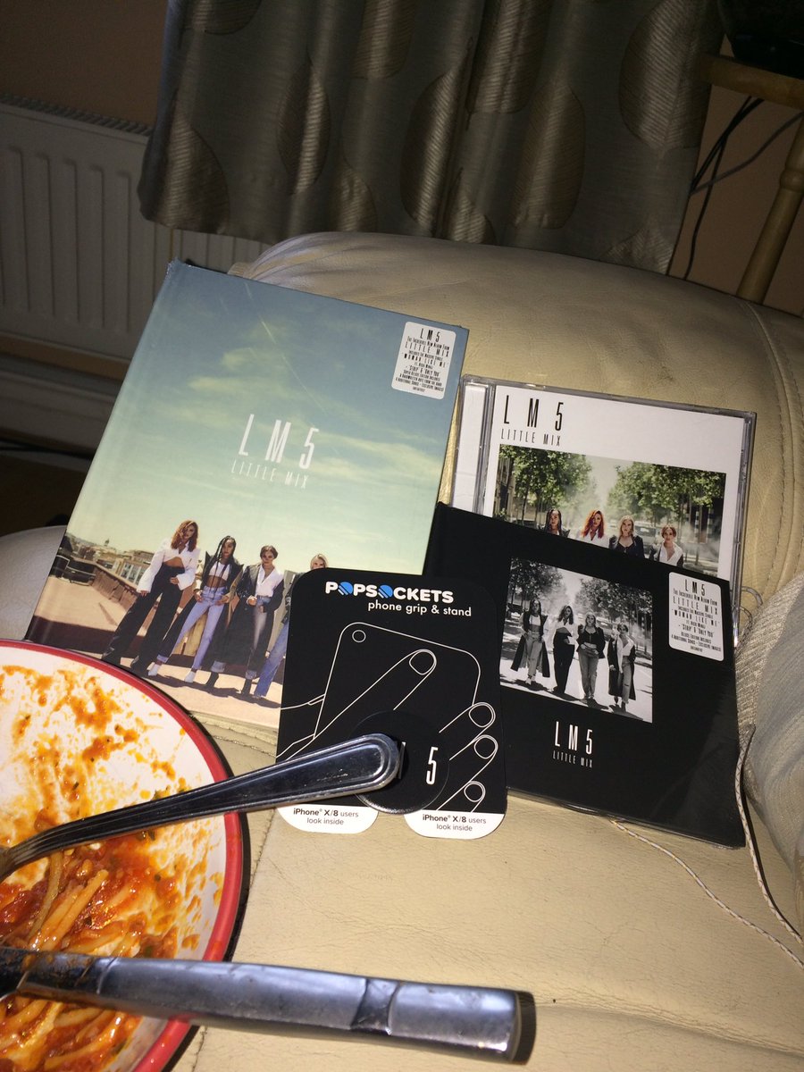 EmilyroseXxX5's tweet photo. #GotMyLM5CD ❤️🔥❤️🌹 best album ever from my fav girlies! @LittleMix #LittleMix https://t.co/l9xsZ28PuZ