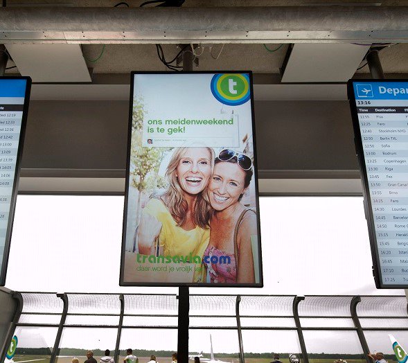 Improve the ROI of your airport signage solution by offering #digital ad space to the brands within your airport environment #FIDS #PADS4tip. PADS4 offers comprehensive advertising solutions to help you create smart and targeted ads. For more info visit: fids.com/solutions/adve….