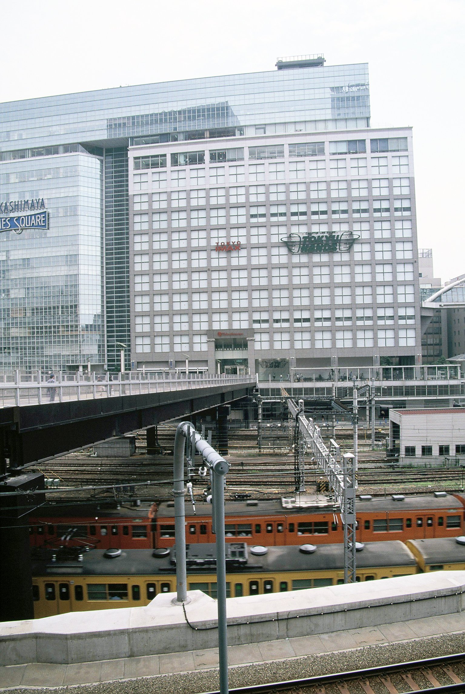 تويتر アルベース 新刊 札幌世紀末 Amazon Kindleで固定レイアウト型をリリース على تويتر 新宿駅周辺 広島 県のアンテナショップは今は銀座にある Tau タウ だが 当時は新宿南口にあり 店名も違っていた タカシマヤタイムズスクエアに行ったときなど