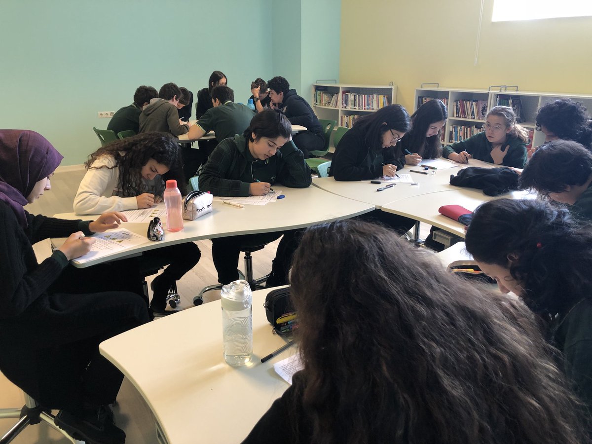 Gulcinnss's tweet photo. Öğrencilerimizin büyük ilgi gösterdiği Urfodu sınavının 1. Etabını başarıyla gerçekleştirdik. Tüm öğrencilerimize başarılar. @DamlaGuvenDG @DKBolumu @doga_eskisehir @DogaOkullari #kimya #URFODU https://t.co/olhInkTKtN