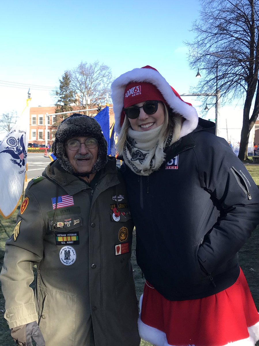 marge_farrell's tweet photo. New this year at the Manchester Road Race: Veterans row. A chance for folks to learn about the armed forces! This is Bob Venti, President of the Manchester Veterans Council, he helped organize this! #ThankfulForVets ๐บ๐ธ https://t.co/oJwx5DQIHw