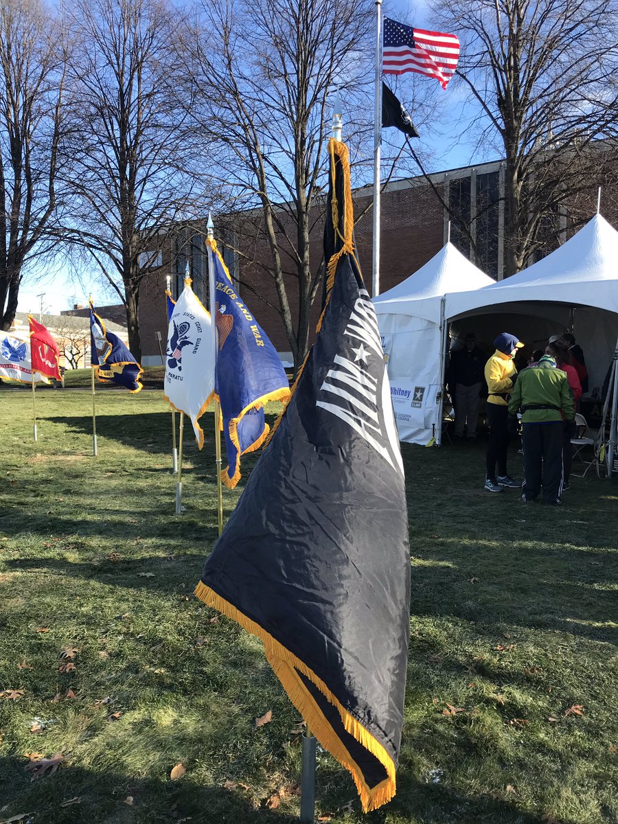 marge_farrell's tweet photo. New this year at the Manchester Road Race: Veterans row. A chance for folks to learn about the armed forces! This is Bob Venti, President of the Manchester Veterans Council, he helped organize this! #ThankfulForVets ๐บ๐ธ https://t.co/oJwx5DQIHw