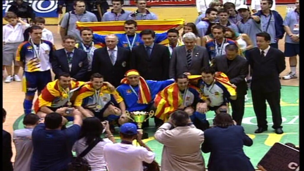 Fa 14 anys celebrava el "Thanksgiving day" a Fresno, Califòrnia. L'endemà l'assemblea de la Federació Internacional de Patinatge havia de ratificar l'admissió de la <a href="/FCPatinatge/">FCPatinatge</a> com a membre de ple dret, després de l'admissió provisional a Miami i la disputa del Mundial de Macao.