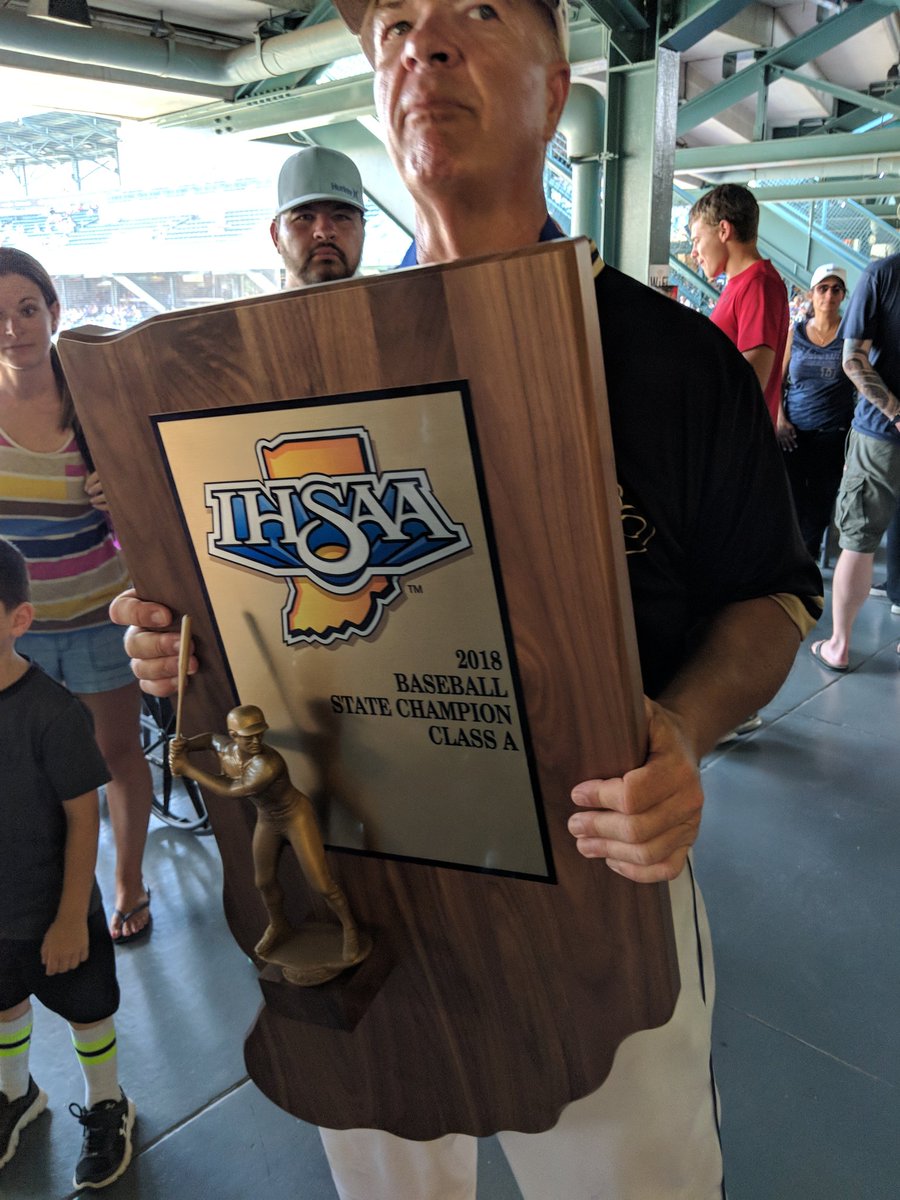 hunt_Rob's tweet photo. If hadn't already heard, the @BroncsBaseball team will receive their state championship rings between the @DalevilleBball boys JV and varsity games this Saturday evening! @thbsports https://t.co/gAtFCuki1h