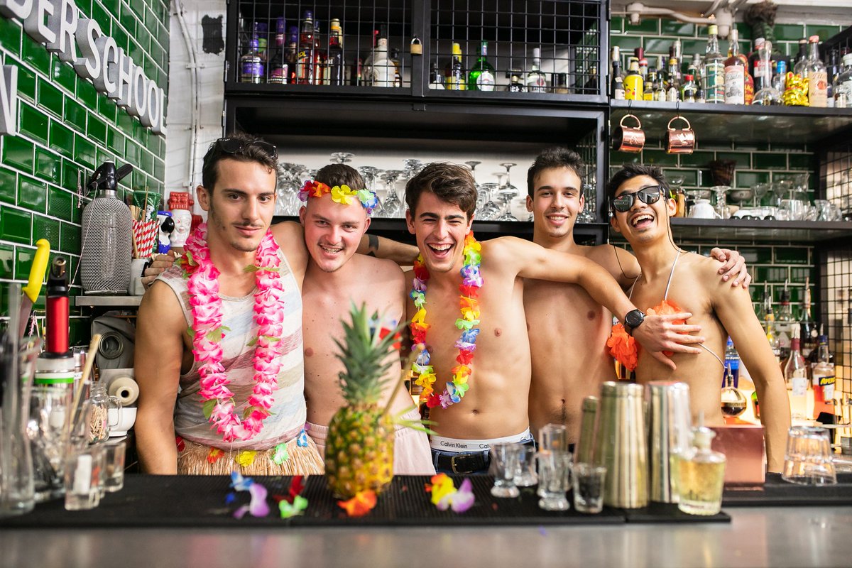 London_EBS's tweet photo. Sometimes, rather than dressing up for the cocktail competition, some of our students decide to take their clothes off! #🙈 #EBSLondon #EuropeanBartenderSchool #StripperDayAtEBSLondon #CocktailCompetition #Barschool https://t.co/l82JrOLEVD