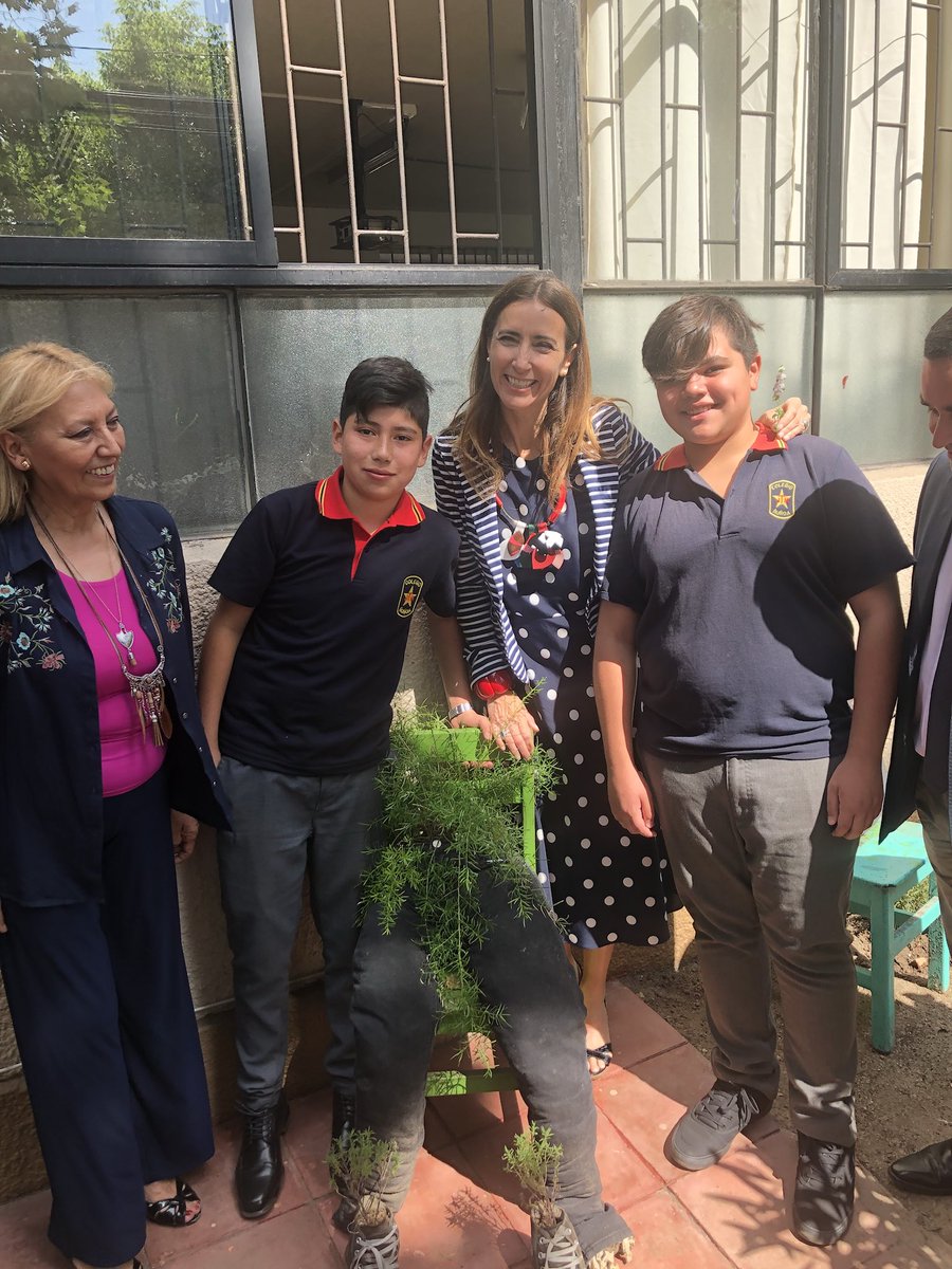 CarolaSchmidtZ's tweet photo. Este es el planeta en el que queremos vivir! Lucas y Hernán nos representarán en Taiwán en el “Be the ChangeConference”  Crearon un huerto escolar sustentable y con eso generaron un cambio en su escuela y en su comunidad! Nuevas generaciones por un Chile sustentable!  👏🏼 https://t.co/yKuuKbp7rJ