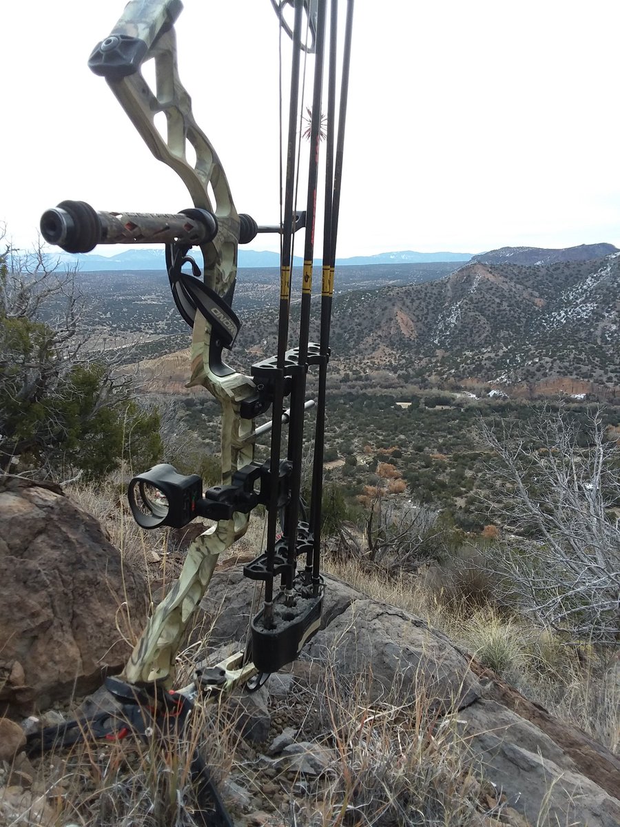 CodeRedHunting's tweet photo. One more... lol. #BowForMe #RezHunt #WaitingGame https://t.co/vCZ3suKuYi