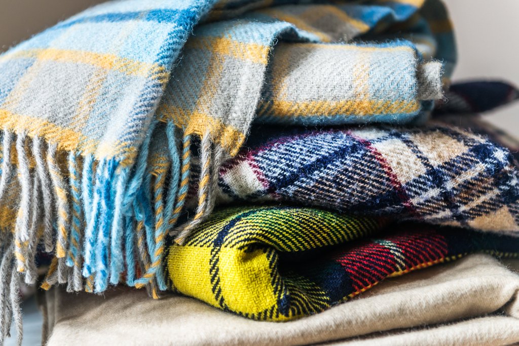 ThinkHatchCA's tweet photo. Looking to make a difference? New or used blankets and pet food and other pet needs are being donated to the homeless at the @FredVictorTO Respite Centre. Donate by Dec 16 and help comfort a pet and its owner during the holidays. https://t.co/e9iEi81J7e #HelpOurPetsTO #donate https://t.co/dNKL2KKRiu