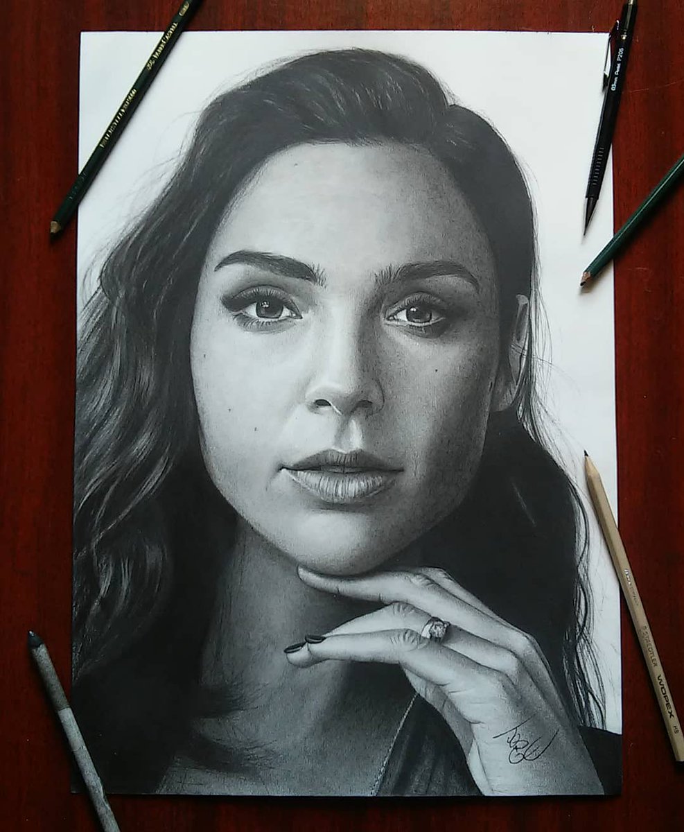 Desenho de <a href="/GalGadot/">Gal Gadot</a>
Lápis grafite <a href="/FaberCastell_BR/">Faber-Castell Brasil</a>
Folha <a href="/CansonPaper/">Canson</a>
Tamanho A3
#galgadot #wonderwoman #ww84 #mulhermaravilha #dc #dccomics
#grafite #paint #graffiti #arte #artenaveia #art #desenho #draw #drawing #dibujo #ilustration #ilustração #pencil  #sketch  #artist #tbt
