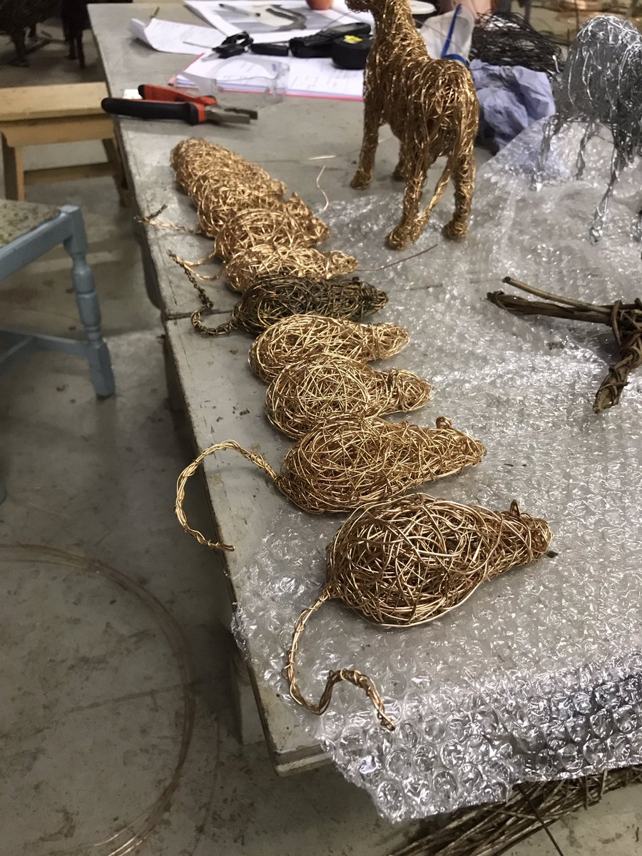 🐭🐭🐭🐭Little handwoven bronze wire Mice invading the studio today! Getting ready for the #NPCF2018 Christmas Fair 🎄<a href="/georgie_pridden/">Georgie Pridden</a> I shall bring the cheese 🧀