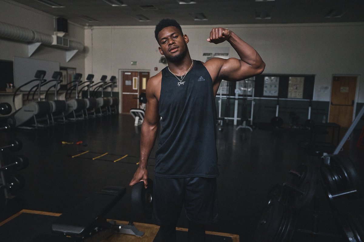 ArtofSport's tweet photo. Happy Birthday @TeamJuJu! 🎉🎈 https://t.co/sAByJoCWRV