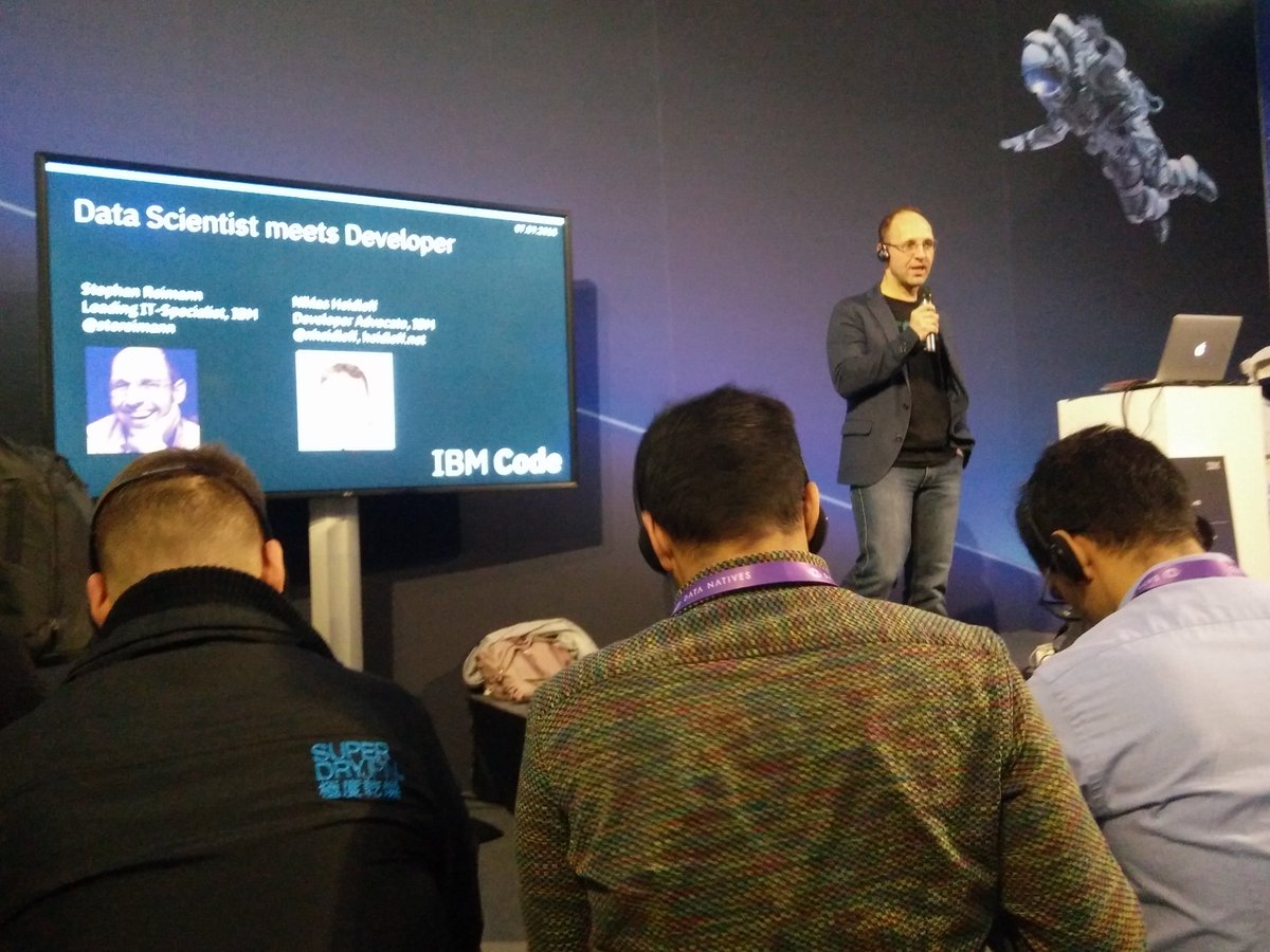 MJ_BIO's tweet image. The discussion:"Data Scientist Meets a Developer" by @stereimann at #DN18 shows the importance of team work. Amazing 👏!