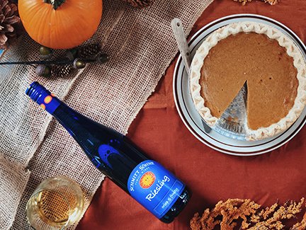 GermanWines's tweet photo. Pumpkin pie, wine &amp; feelin’ fine. Happy Thanksgiving! https://t.co/NZaNv9na1T