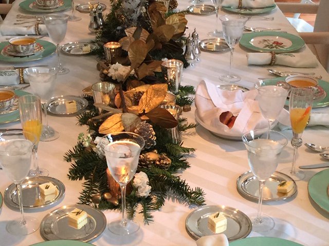 BarbieGurwitz's tweet photo. Wishing the very happiest of Thanksgivings to you and your family! We hope you are surrounded by good people, great food, and lots of holiday cheer!#happythanksgiving #thanksgiving2018 #thanksgiving #happyholidays #indyweddingplanner #indyeventplanner #signatureevents https://t.co/Fv9oFbrgZx