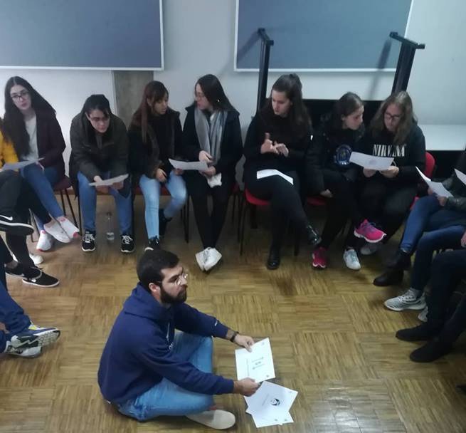 CMGaiaJuventude's tweet photo. Os jovens agem e reflectem sobre a questão dos direitos humanos. A Semana da Educação Global está hoje na Escola Secundária Gaia Nascente. São nove escolas, mais de duas centenas de jovens e ótimos contributos!
#serhumano #GlobalEducationWeek #GEW18 #Gaia2024 https://t.co/BUWSAtSHcO