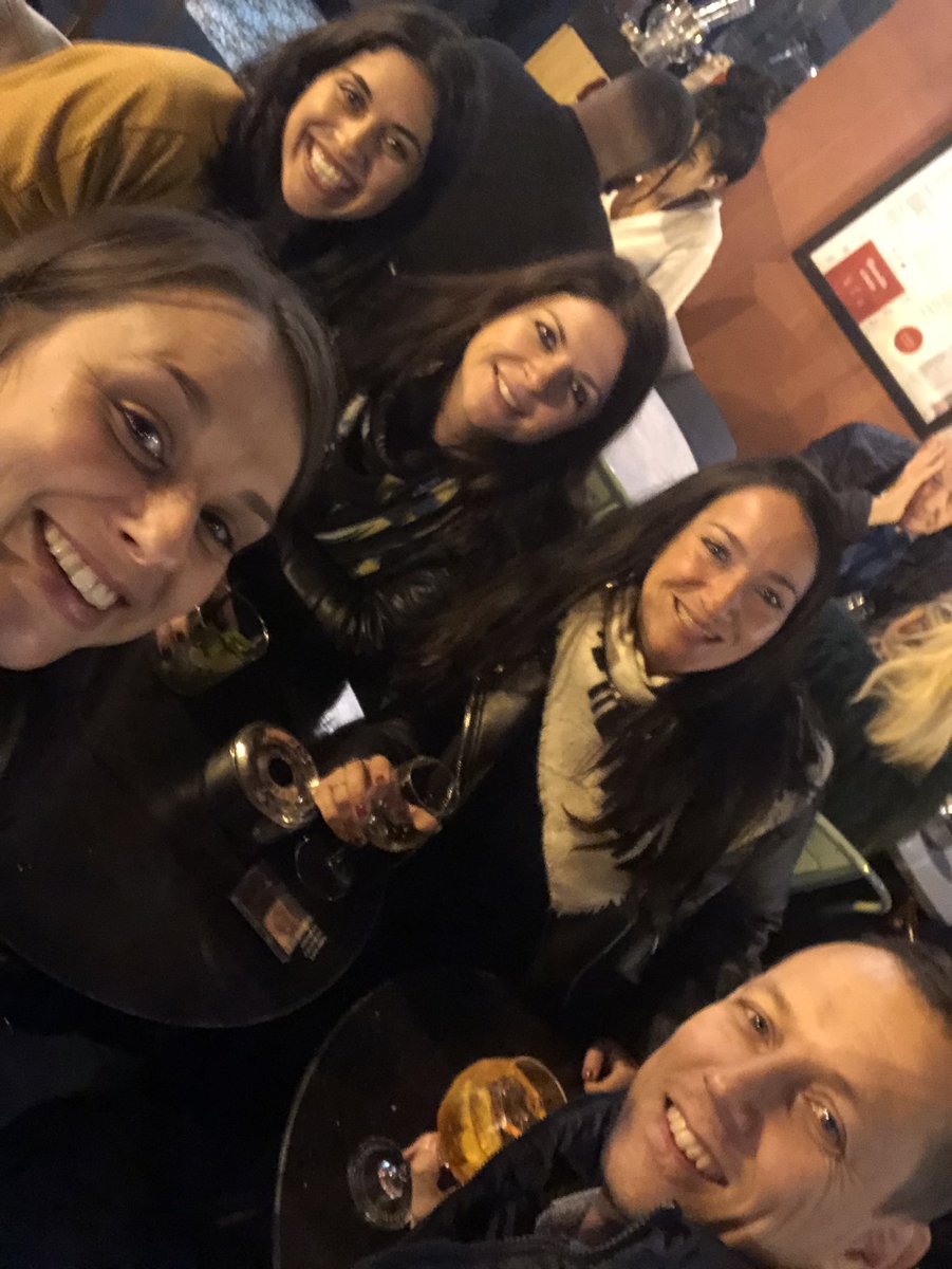 CiaPint's tweet photo. #AperoVoices improvisé avec l'équipe niçoise @eduvoices santé !🍻 https://t.co/I38LcPbdtf