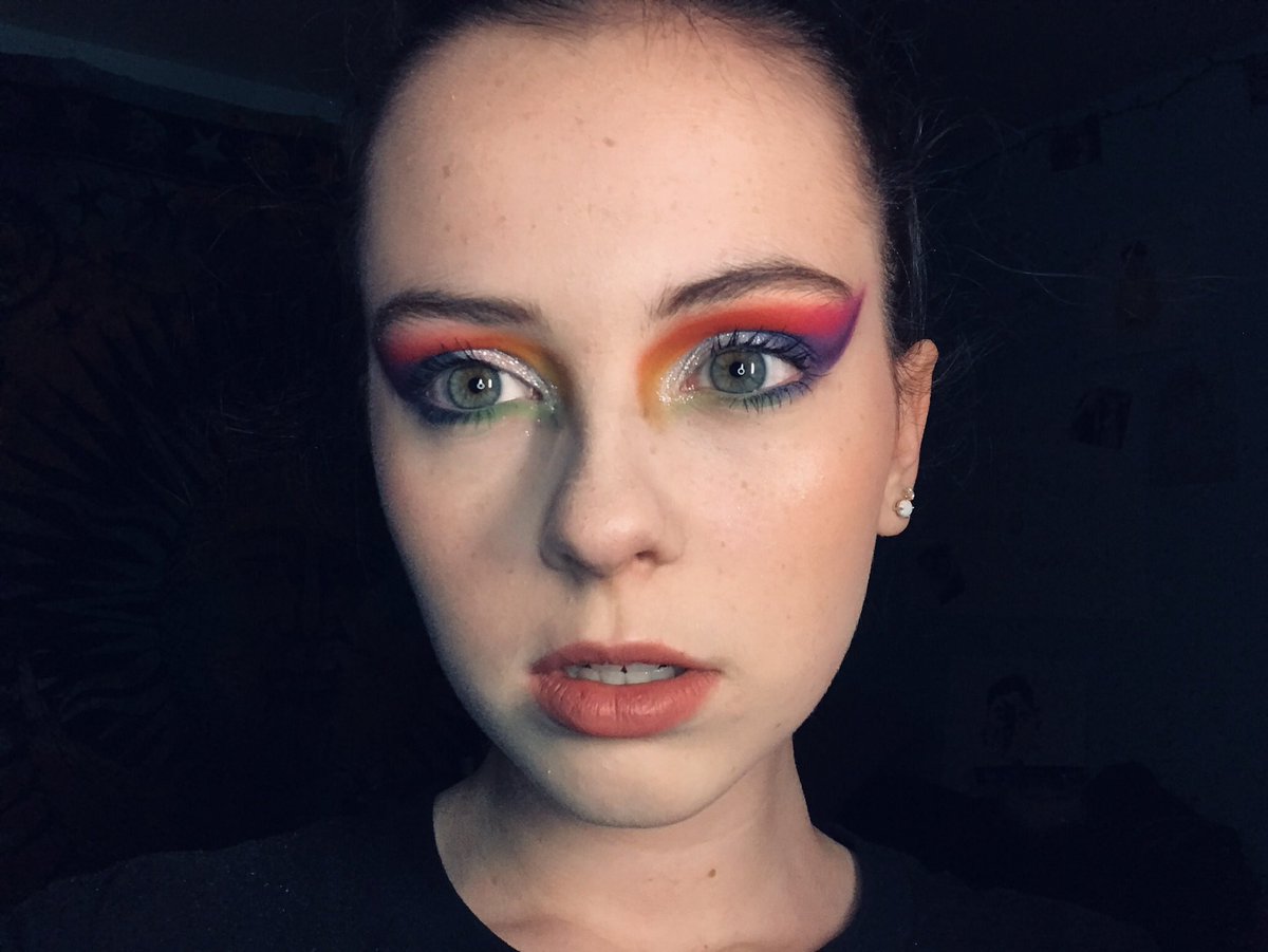 hollanovphan's tweet photo. 𝒰𝓃𝓁𝑒𝒶𝓈𝒽 𝓎𝑜𝓊𝓇 𝒾𝓃𝓃𝑒𝓇 𝒶𝓇𝓉𝒾𝓈𝓉🌈
~
~
~
~
~
~
Ahhh I actually recreated the “unleash your inner artist” eye look!! I’m so happy on how it turned out, and loved using this pallet🥰
@jamescharles @MorpheBrushes #JamesCharlesXMorphe #jamescharlespalette https://t.co/ViVBPKB9lv