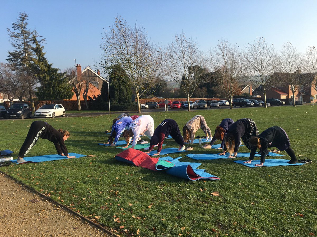 FormLavington's tweet photo. Yoga at lunchtime in pyjamas! #innerzen #breatheandrelax https://t.co/z49eHjAmno