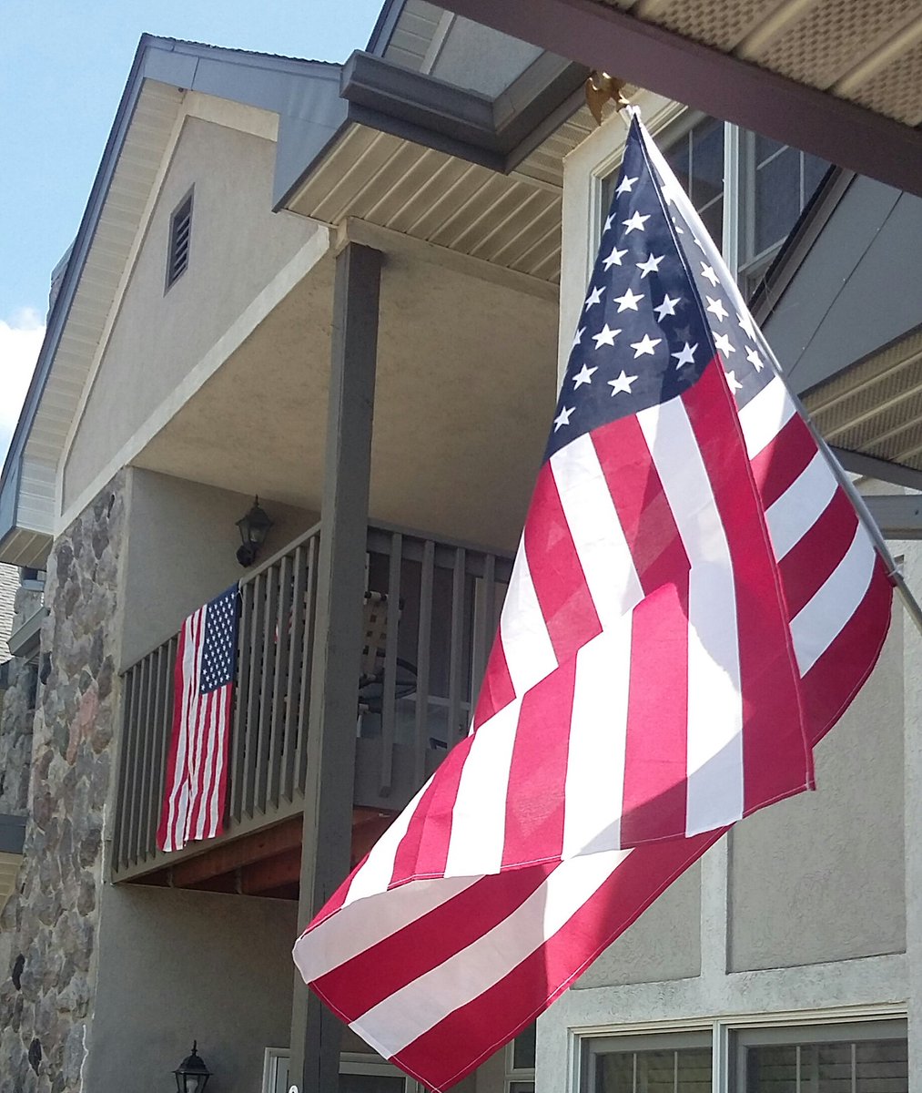 DickLuther's tweet image. 55 yrs ago today, 1963
we remember a sad day
Laughter died not only for
JFK but also for the world
His last speech he stated
"We live in a very dangerous
&amp;amp; uncertain world" much
like today. Yrs ago our
@UWWTeam visited sites
where he died. We played
near Dallas. #MovingExperience