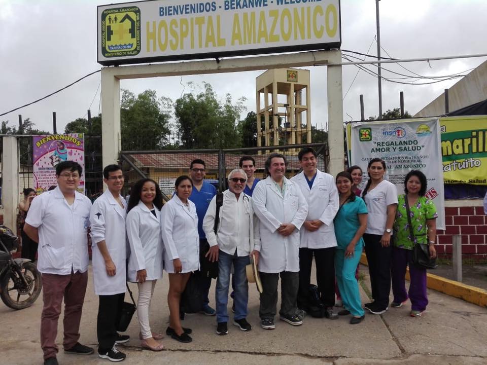 insnsanborja's tweet photo. #CampañadeSalud Médicos del @insnsb_ colaboran en Campaña "Regalando Amor y Salud" brindando atención especializada gratuita a niños y adolescentes del distrito de Yarinacocha. (Ucayali). Ya se han realizado 16 intervenciones quirúrgicas y 106 atenciones. #INSNSB https://t.co/V4je31Bot0