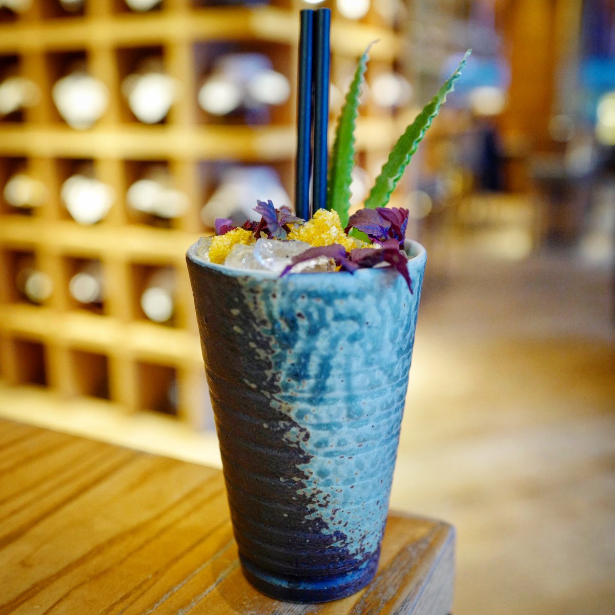 NEW COCKTAIL LIST ALERT! ROKA #CanaryWharf is doing their part to keep things merry by bringing you all of that good old fashioned Christmas spirit. [Hint: it's gin]. 🎄🎁🎉 #ROKA #NewMenu #CanadaSquare #CocktailBar