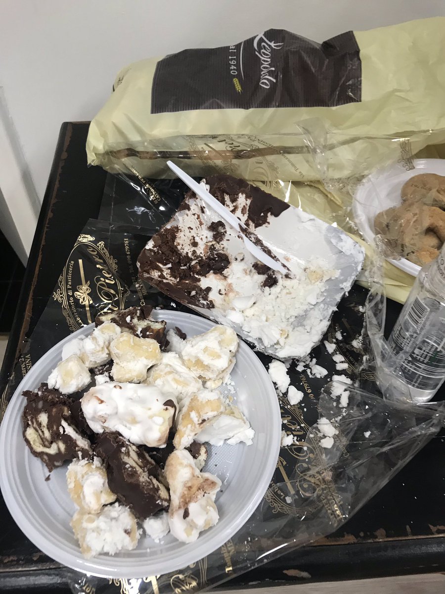 _MariaCristinaS's tweet photo. @SINU_Italia #thankyou @lucibello60 #aftercongress #nutrizione #firenze  #eventprofs #backhome #office #calorie #OMG https://t.co/HD8SqletwM