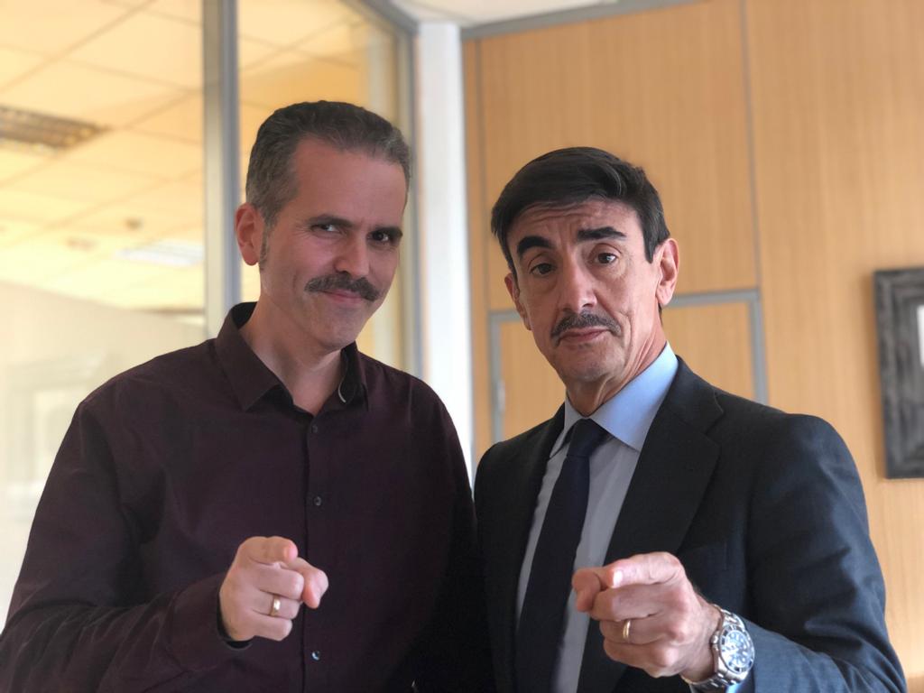 zorrillasuarez's tweet photo. Nos consta que nuestro #MoBrother @mike_arias bigotea contra viento y marea. Duda razonable acerca del destino stand alone ( sin barba) del mostacho de @Linmvp . #Movember .Diciembre ya esta aqui! https://t.co/pBu2QwAiZ4