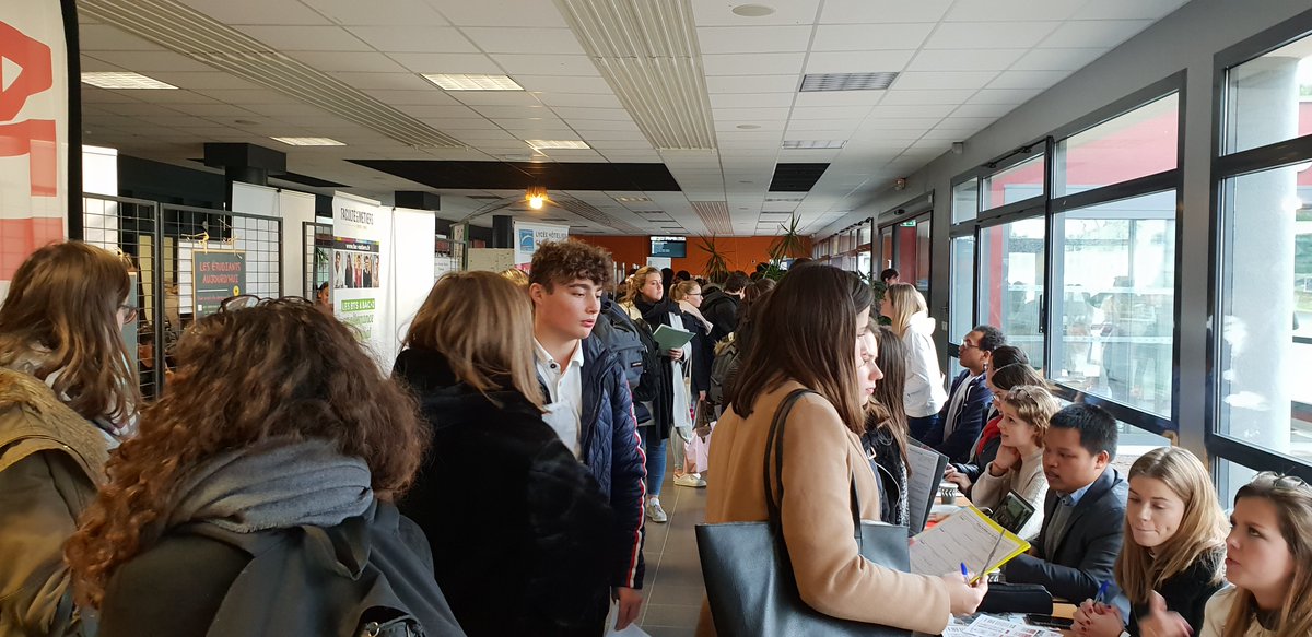 lyceejarennes's tweet photo. Forum des formations Présence du Pôle Sup @lyceejarennes #btsci #btscom #btsgestion #btssam #btsesf #btstourisme #lyceejarennes #rennes #formation #education https://t.co/jdSCrTYGcw
