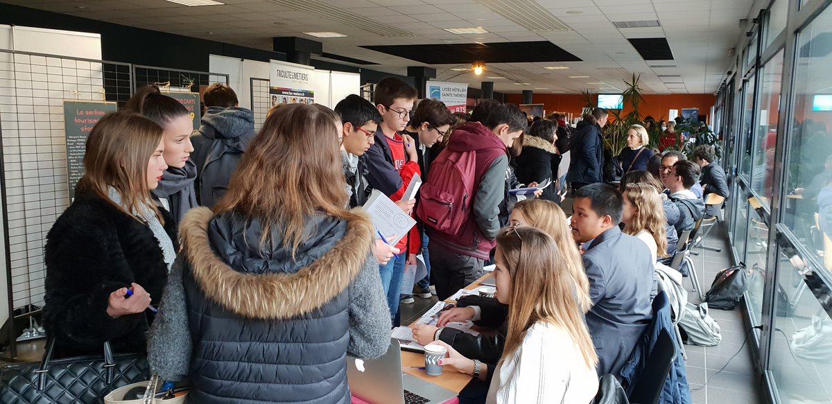 lyceejarennes's tweet photo. Forum des formations Présence du Pôle Sup @lyceejarennes #btsci #btscom #btsgestion #btssam #btsesf #btstourisme #lyceejarennes #rennes #formation #education https://t.co/jdSCrTYGcw