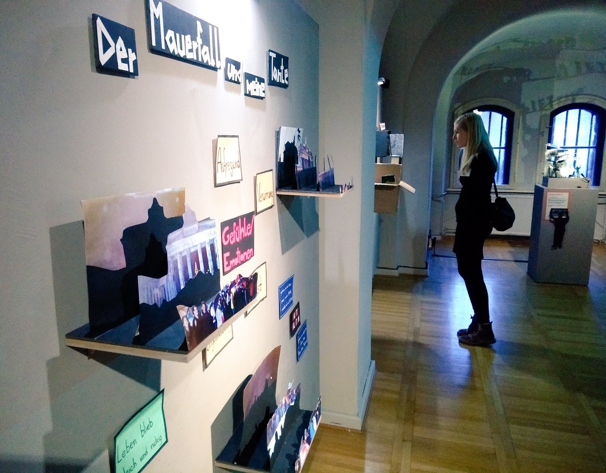 StadtmuseumBLN's tweet photo. Wir freuen uns auf euch im #StudioRevolution!
#JuniorKuratoren
#RevolutionBerlin #MärkischesMuseum #revolution100
https://t.co/FTbed7UYZ6 https://t.co/oeHtPaRwGT