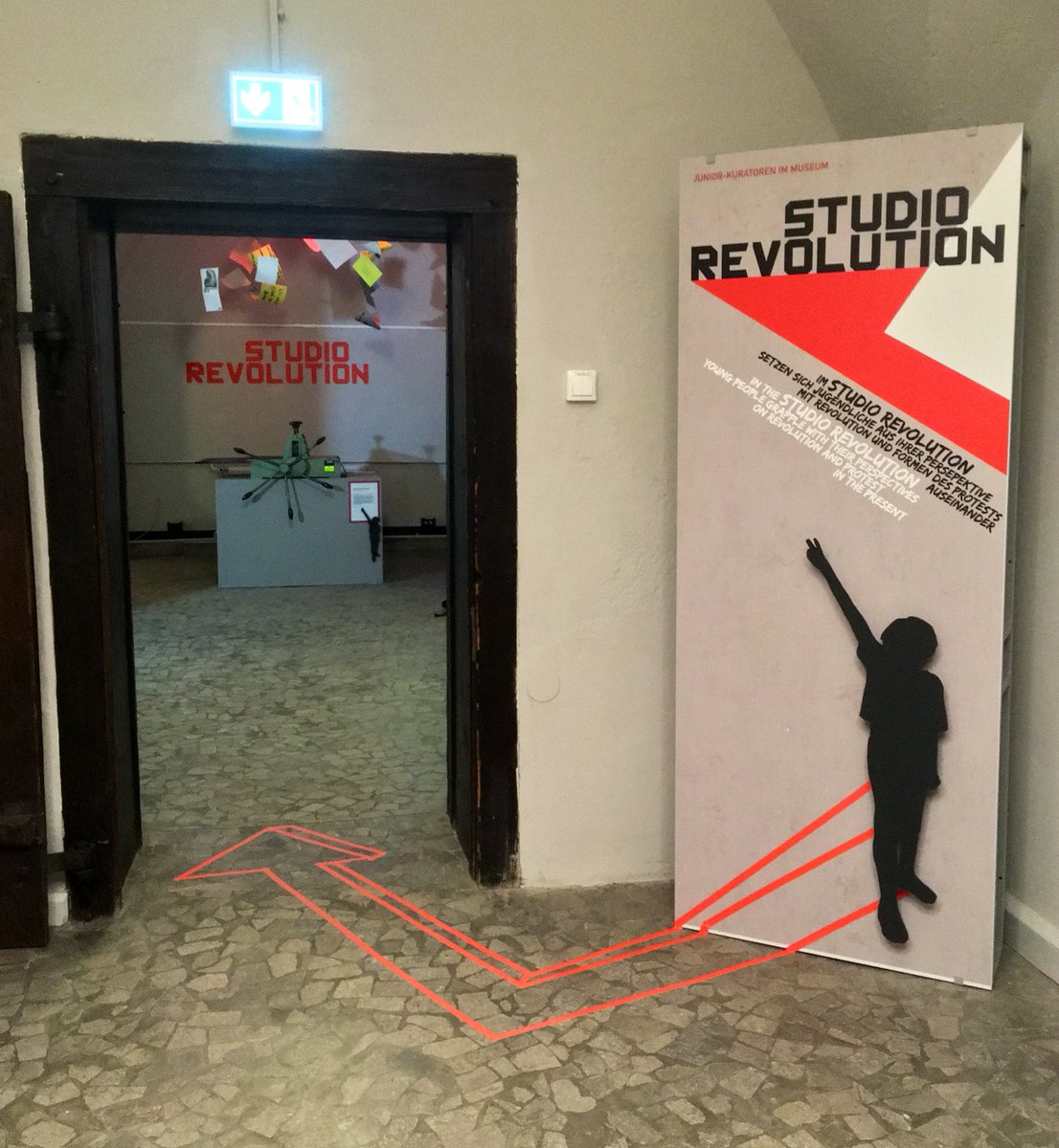 StadtmuseumBLN's tweet photo. Wir freuen uns auf euch im #StudioRevolution!
#JuniorKuratoren
#RevolutionBerlin #MärkischesMuseum #revolution100
https://t.co/FTbed7UYZ6 https://t.co/oeHtPaRwGT