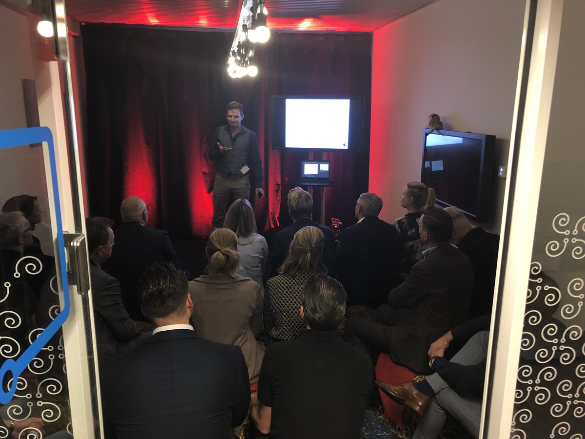 ConnektNL's tweet photo. De eerste #Factor6 sessies over #horeca bevoorrading in steden, de inzet van #zeeroutes (om wegkilometers te verminderen) en de voordelen van Supply Chain Intelligence hebben al aardig wat gesprekken teweeg gebracht. Hoe werkt jouw bedrijf aan verbeteringen in de #logistiek? https://t.co/pggAlnZYBN