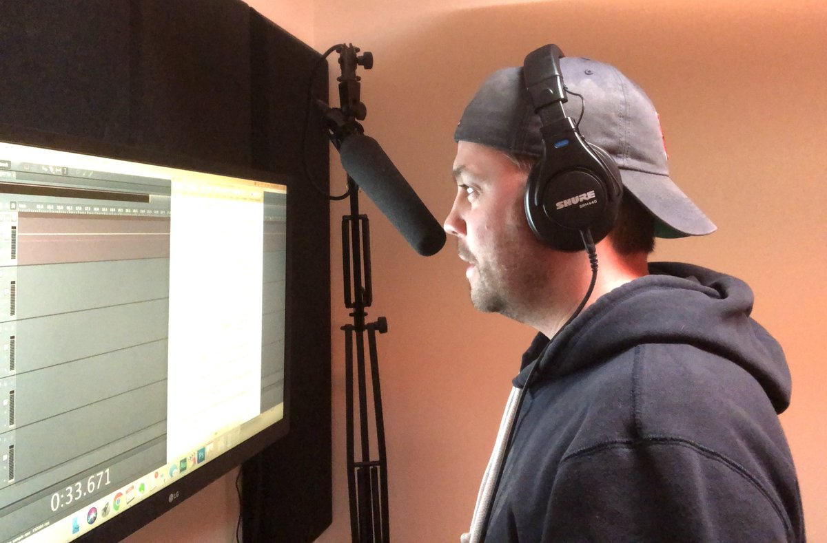 MarcScott's tweet photo. I’m watching the parade in my studio and listening to my friend @joecip between takes. Sorry... no cute kids in this pic. 🤣 Mine are at school. Happy Thanksgiving from 🇨🇦 #TDCBS https://t.co/aoaHlaIeRv