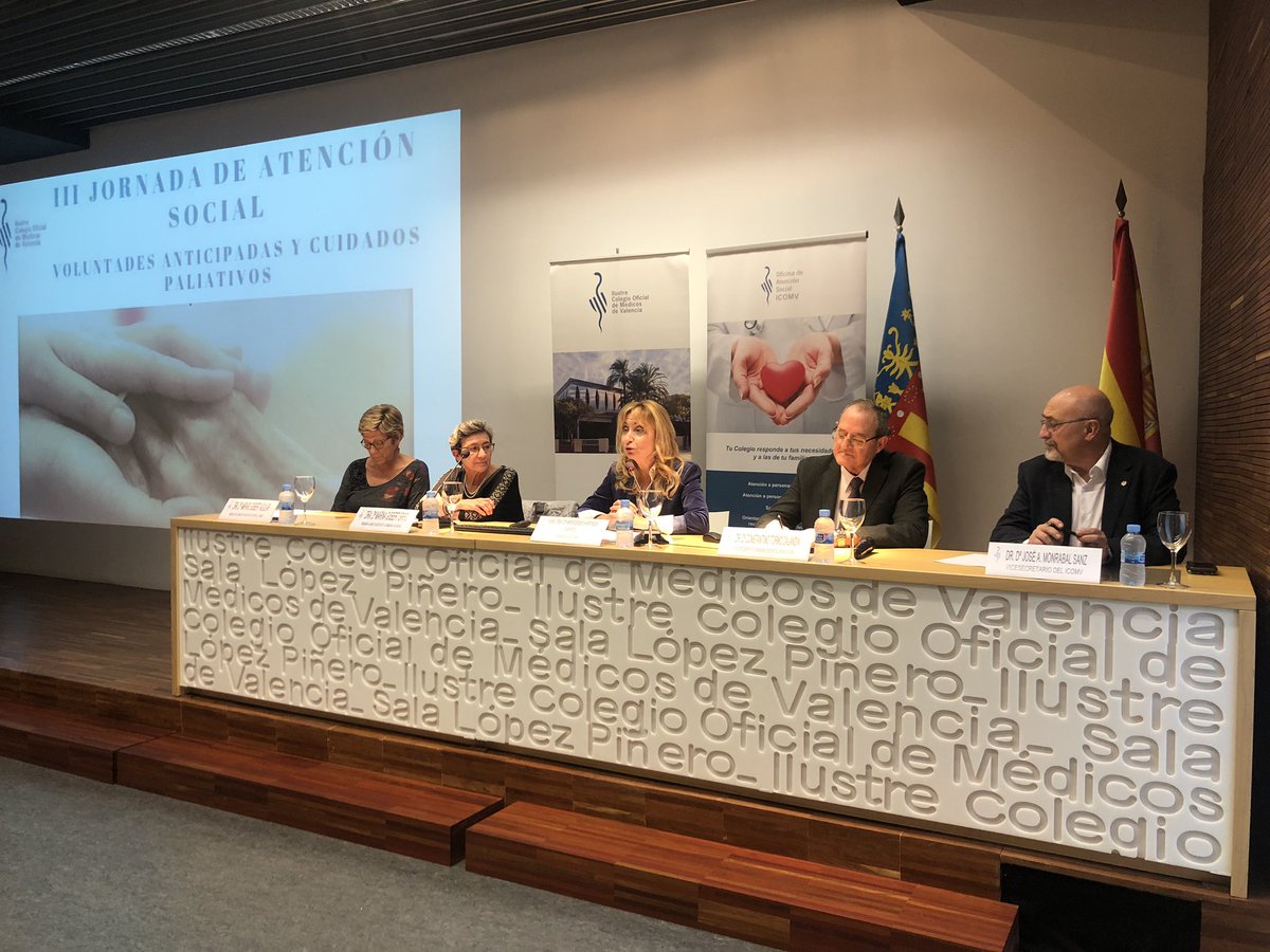 IICOMV's tweet photo. La pdta. del #ICOMV, la Dra. Hurtado, inaugura las III Jornadas de @attsocial_ICOMV. Durante la tarde de hoy hablaremos de voluntades anticipadas y cuidados paliativos https://t.co/1ACKvmuQNL