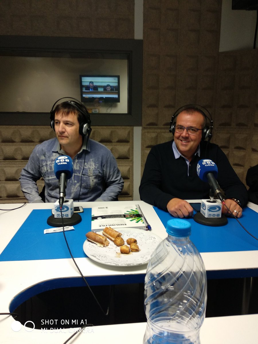menjadorsponent's tweet photo. Ara mateix a UA1 parlant del decret de Menjadors #NOALDECRET #AturemDecretMenjadors Esperem que els nostres polítics no es regeixin per criteris econòmics. https://t.co/JddWiEGEXf