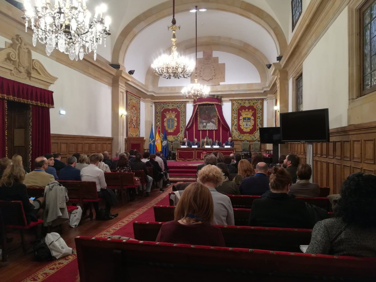 funiovi's tweet image. Inauguración de la Reunión de la Conferencia Española de Decanas y Decanos de Economía y Empresa. 👉 22 y 23 de noviembre en Paraninfo @uniovi_info y en Facultad de Economía y Empresa. goo.gl/oj8G9w