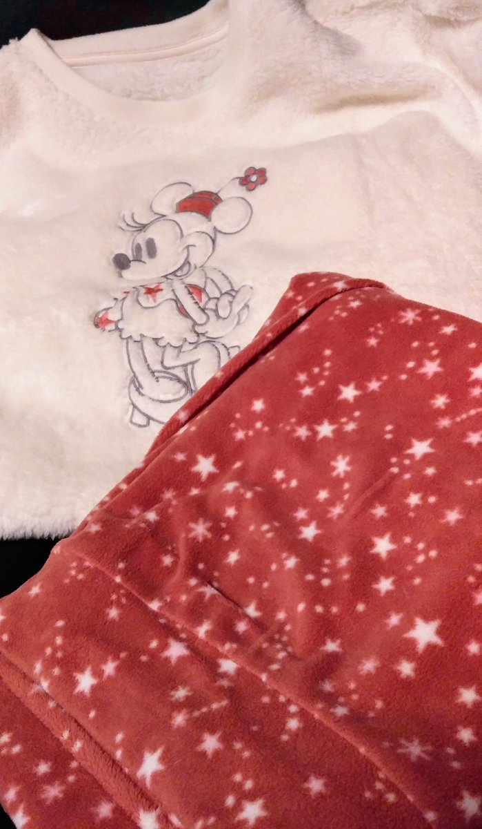 ট ইট র 佐藤 綾奈 あやなん ユニクロでミニーちゃんフリースパジャマ買った ゆったり着る為にxl買って正解 おしりまで隠れるし 着やすい ユニクロ感謝祭 レジ待ち1時間したけど いろいろ安く買えたから良し