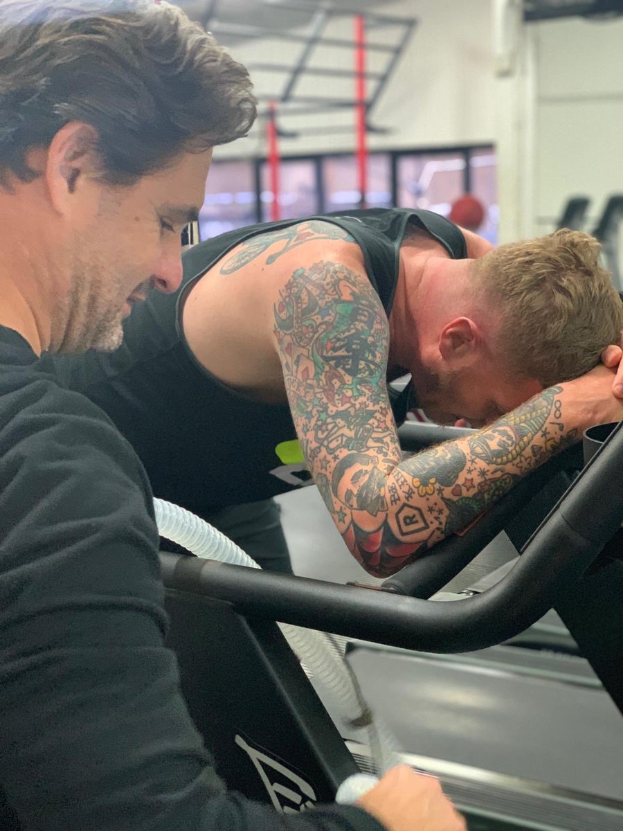 leehealey_'s tweet image. Awesome Resting Metabolic Rate (RMR) and V02 testing with Kev at @origingym 

Good fitness levels but fat burning drops off too quickly, which means I’m not doing the right training / eating right. Time to get the training &amp;amp; diet on track properly #V02 #RMR #Fitness #Gym #Running