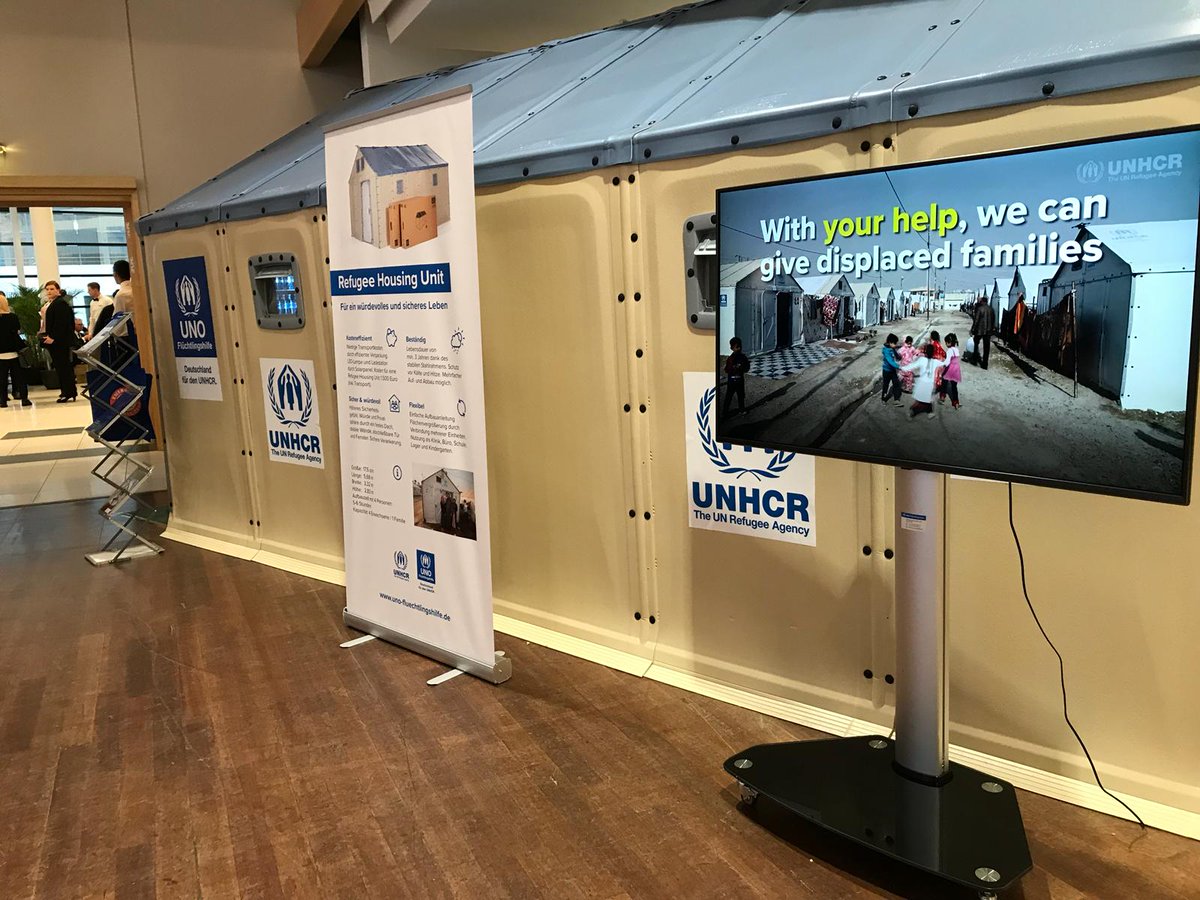 unoflucht's tweet photo. Sicher, innovativ - und in nur ein paar Stunden aufgebaut. 💪🔩Vorstellung unserer neuen Housing Unit auf dem deutschen Arbeitgebertag. #DAT2018 https://t.co/gXsSfmpz6N