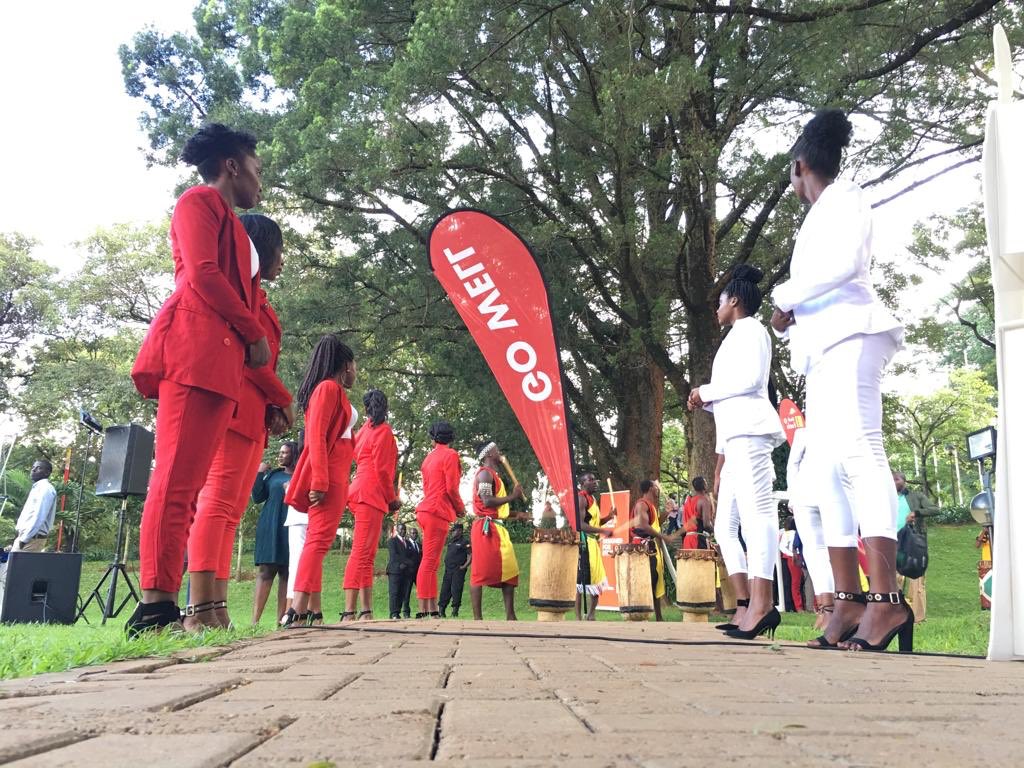 nuwapius's tweet image. Don&apos;t confuse the red for #PeoplePower, it&apos;s #ShellPower today with the  #ShellNewFuels launch at @kampalaserena