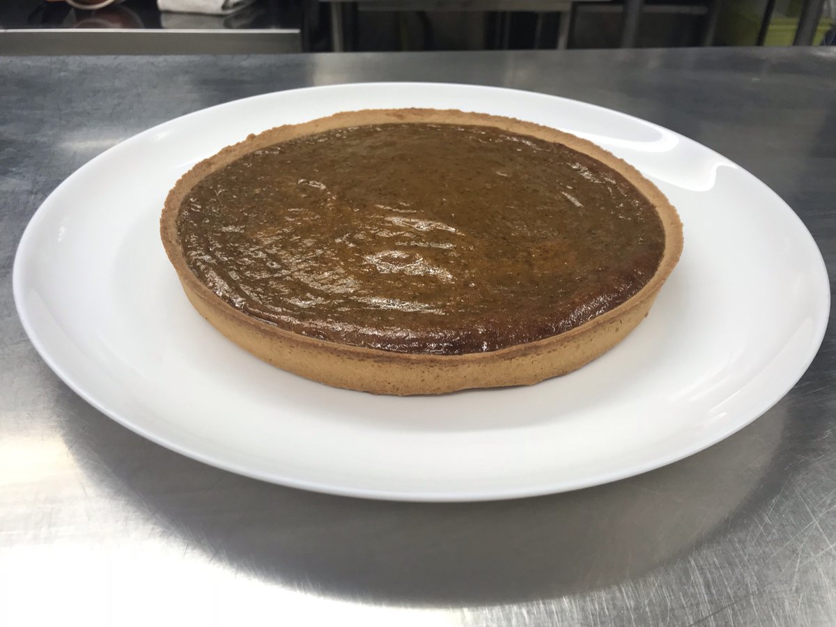 Freshly baked pumpkin pie for this evenings thanksgiving dinner #thanksgiving #pumpkinpie #catering #londoncatering