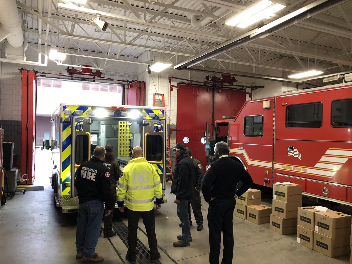 hennepinems's tweet image. Thanksgiving day meal deliveries with Hennepin EMS and Minneapolis Fire!