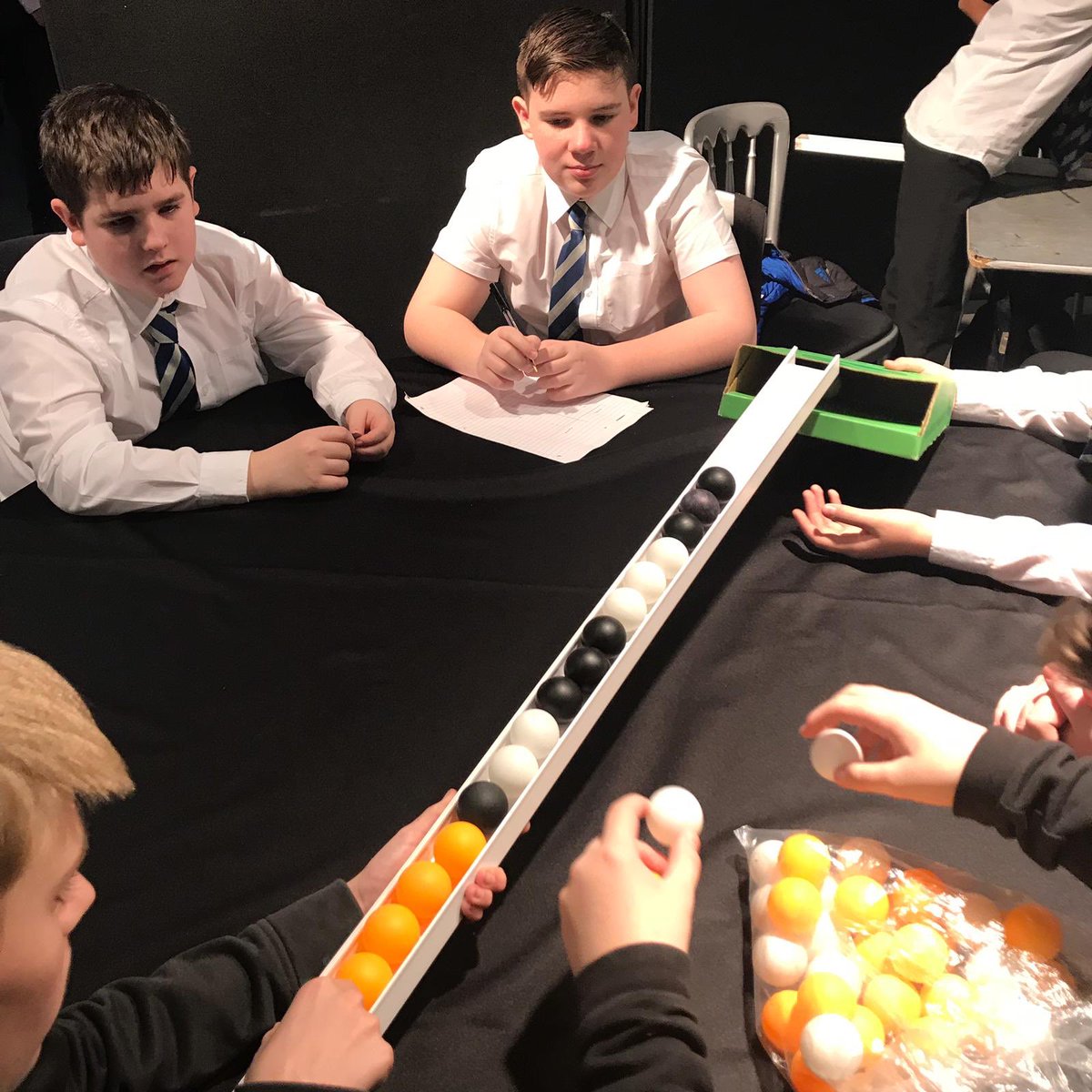 LourdesMaths's tweet photo. Learning about the spread of infectious disease. Great links to exponential growth at Higher #STEMfest18 https://t.co/tlEvNAApW5